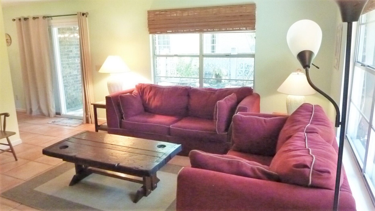 Photo of Livingroom in Jekyll Island