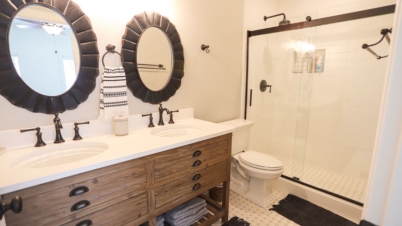 Photo of Bathroom in Schulenburg
