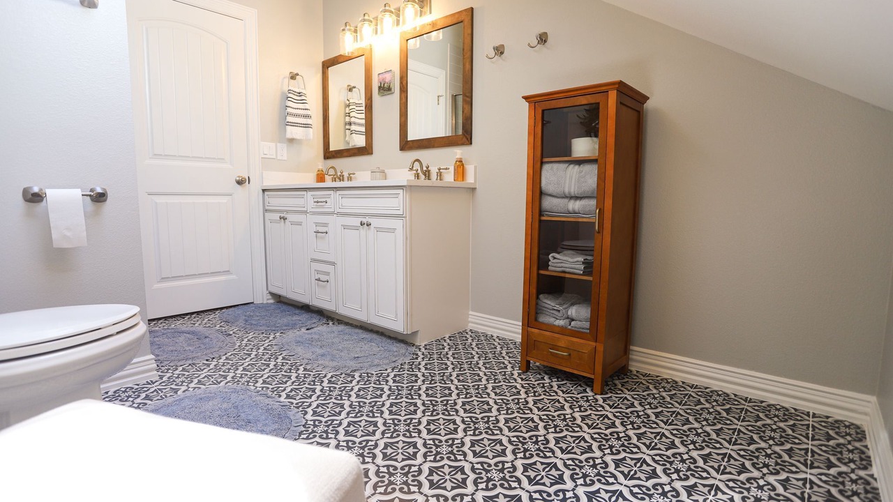 Photo of Bathroom in Schulenburg
