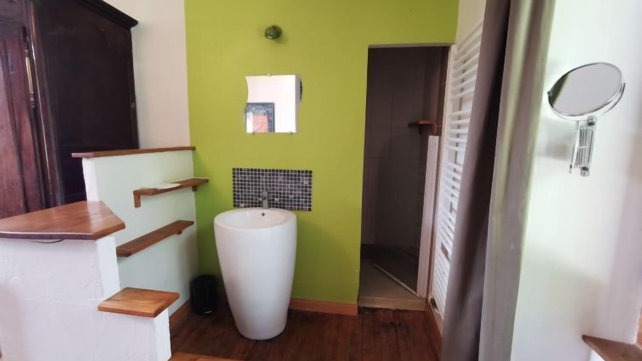 Photo of Bathroom in Saint-Servan