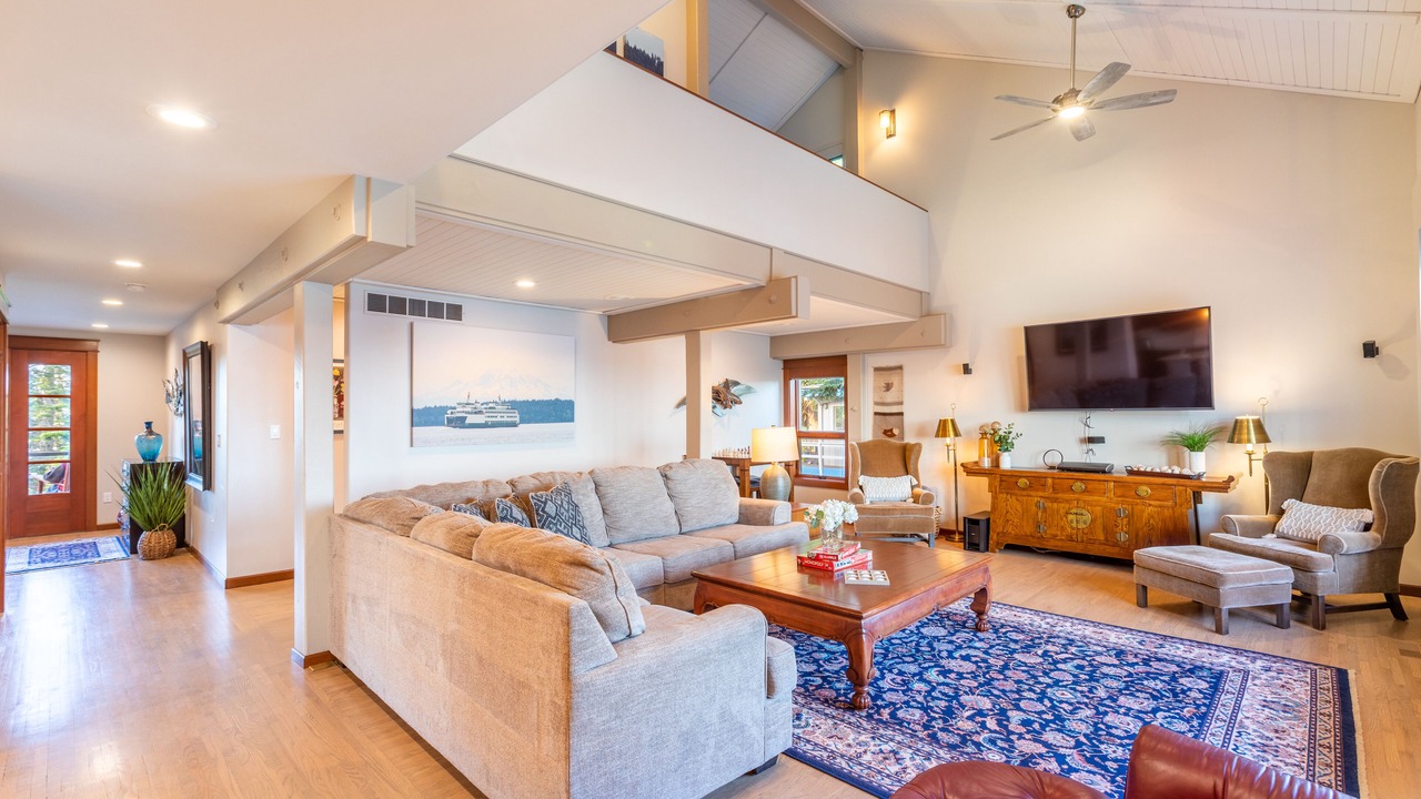 Photo of Livingroom in Tulalip