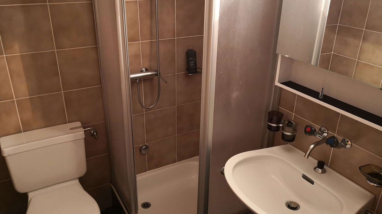 Photo of Bathroom in Lax