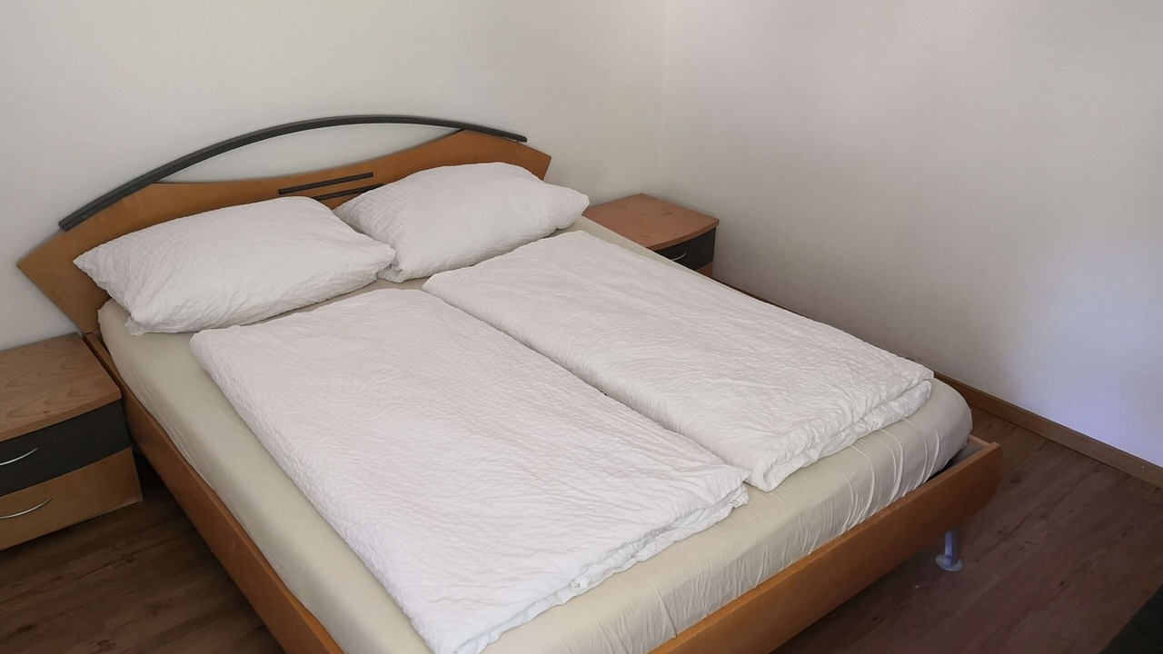 Photo of Bedroom in Lax