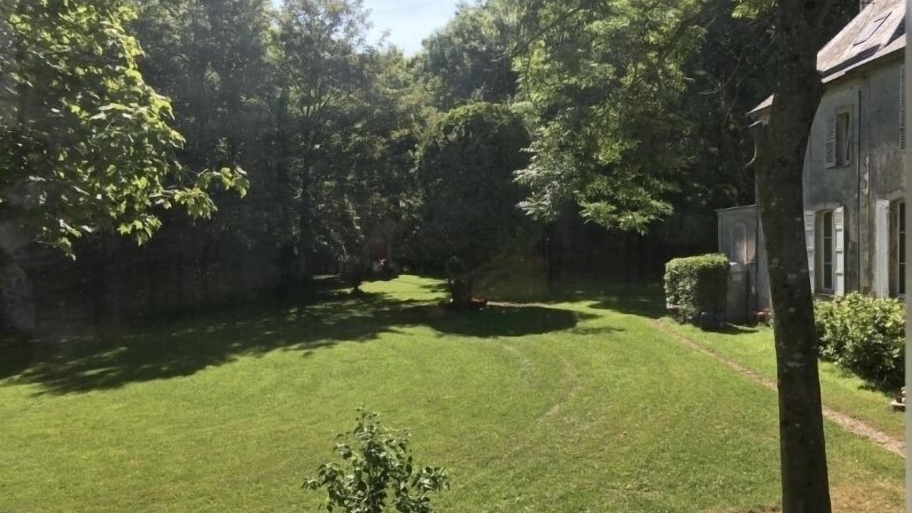 Photo of Outdoor in Commes