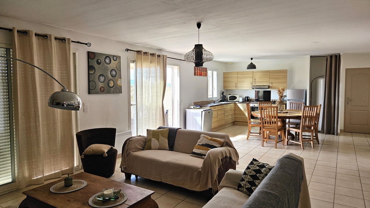Photo of Livingroom in Cournonsec