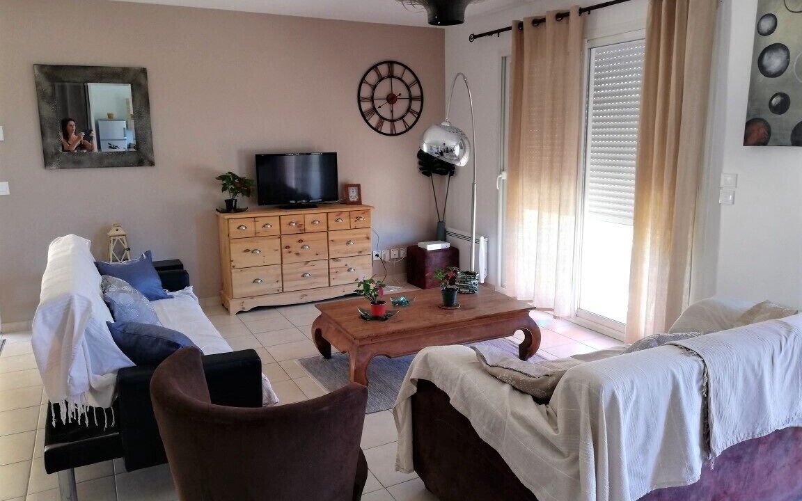 Photo of Livingroom in Cournonsec