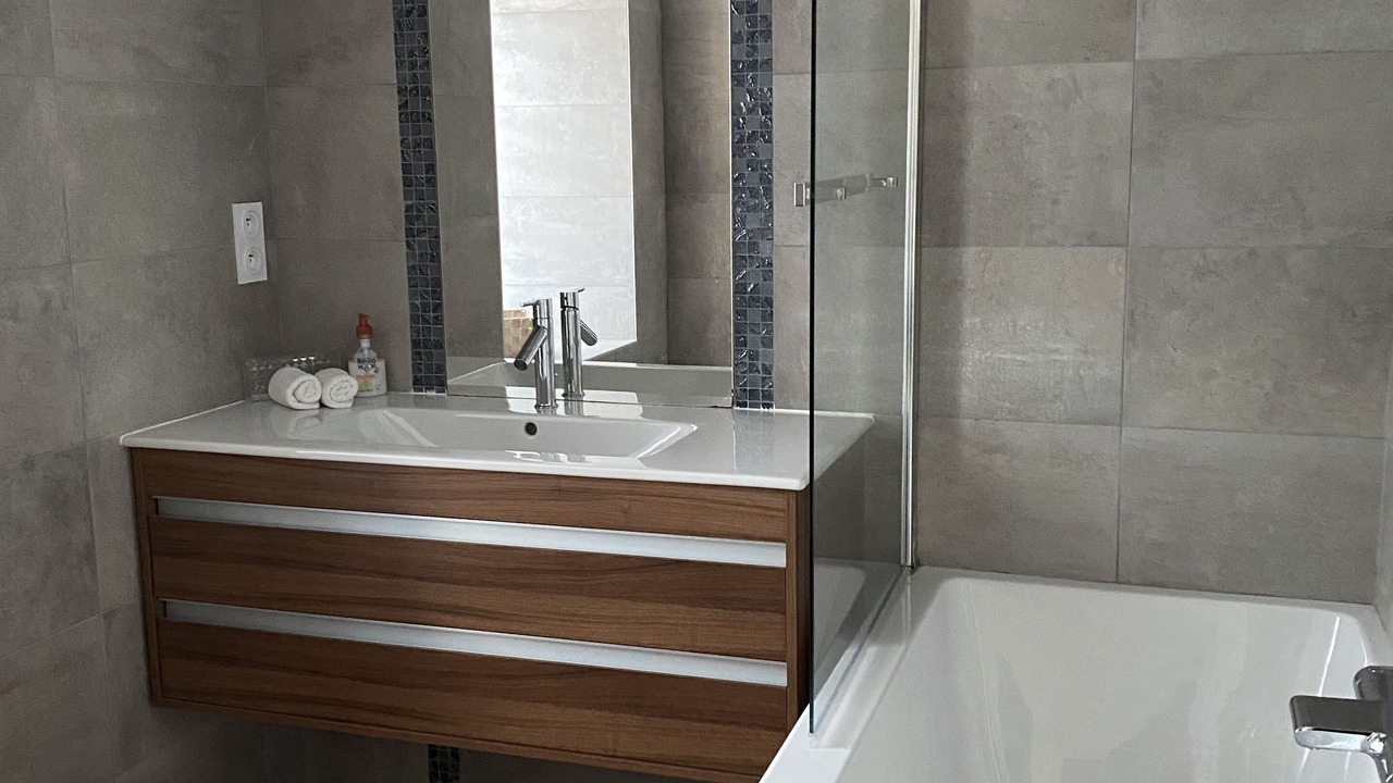 Photo of Bathroom in Blainville-sur-Mer