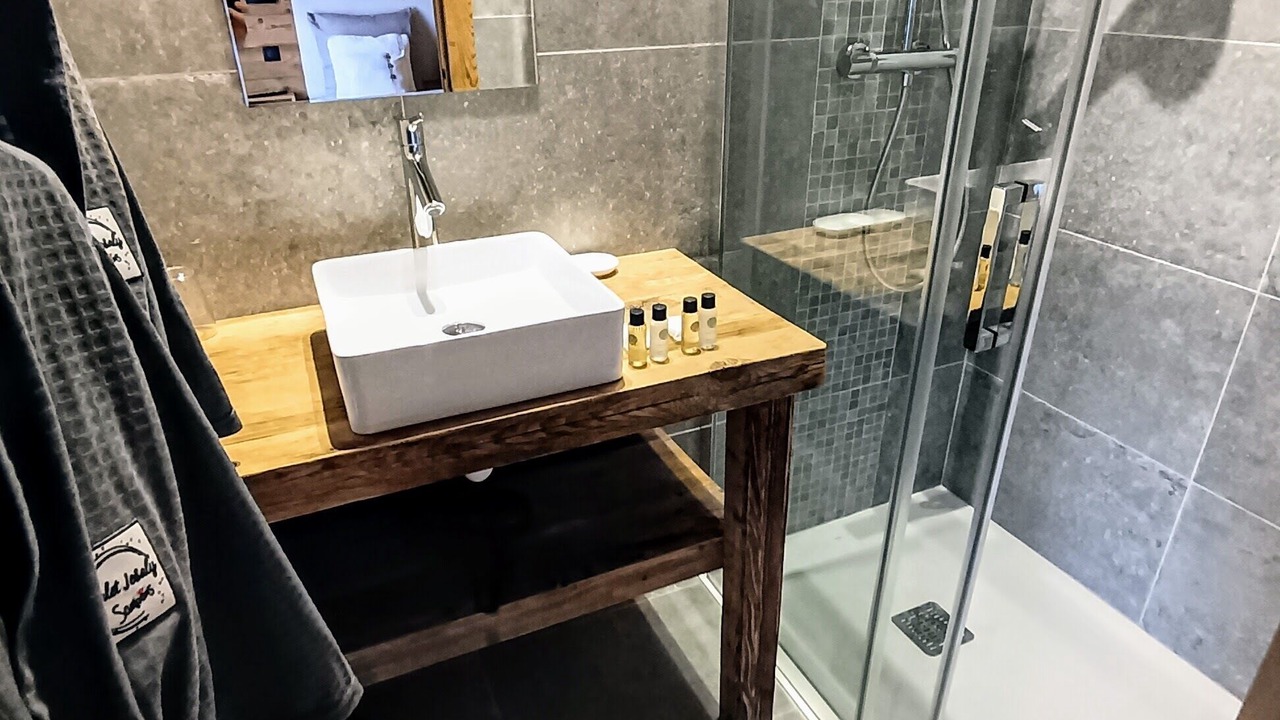 Photo of Bathroom in Samoens