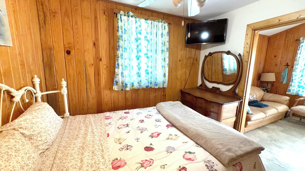 Photo of Bedroom in Onalaska