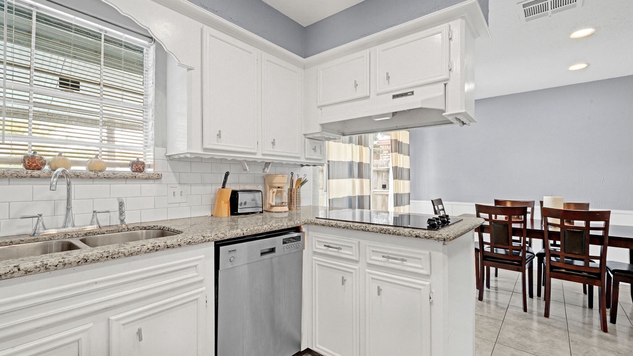 Photo of Kitchen in Cloverleaf