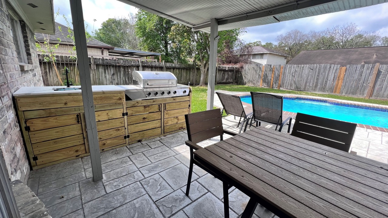 Photo of Outdoor in Cloverleaf