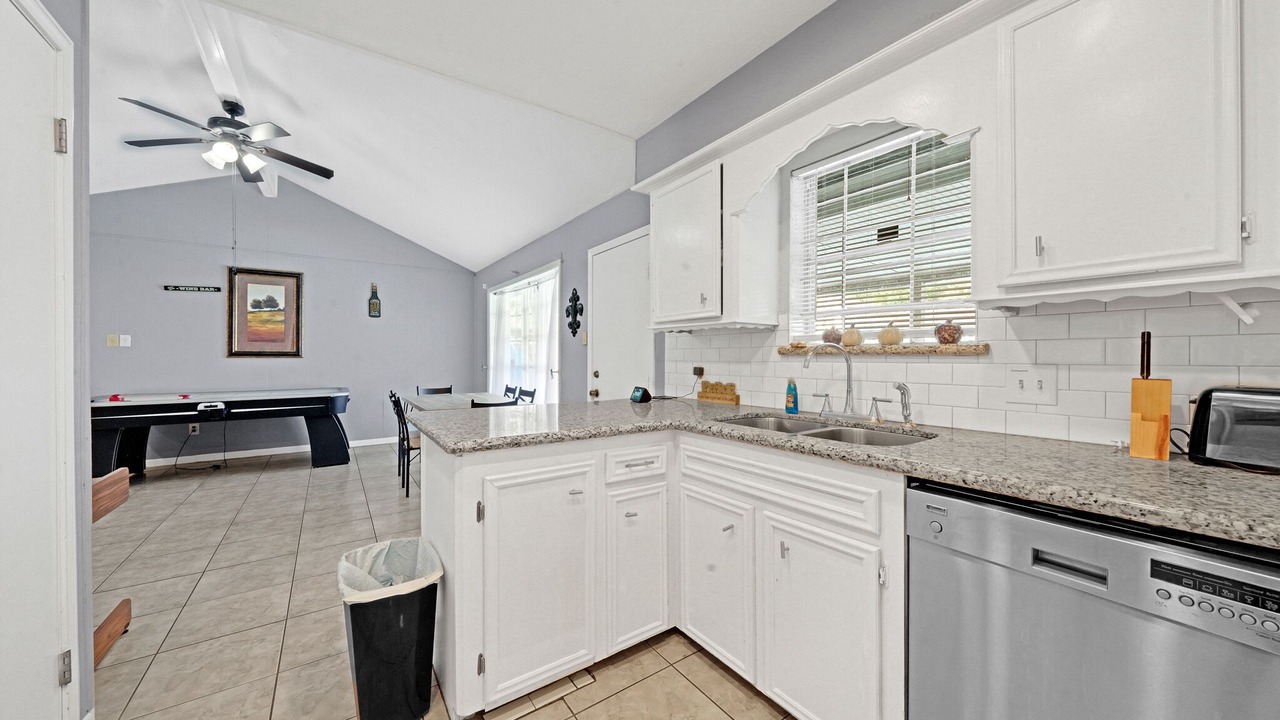 Photo of Kitchen in Cloverleaf