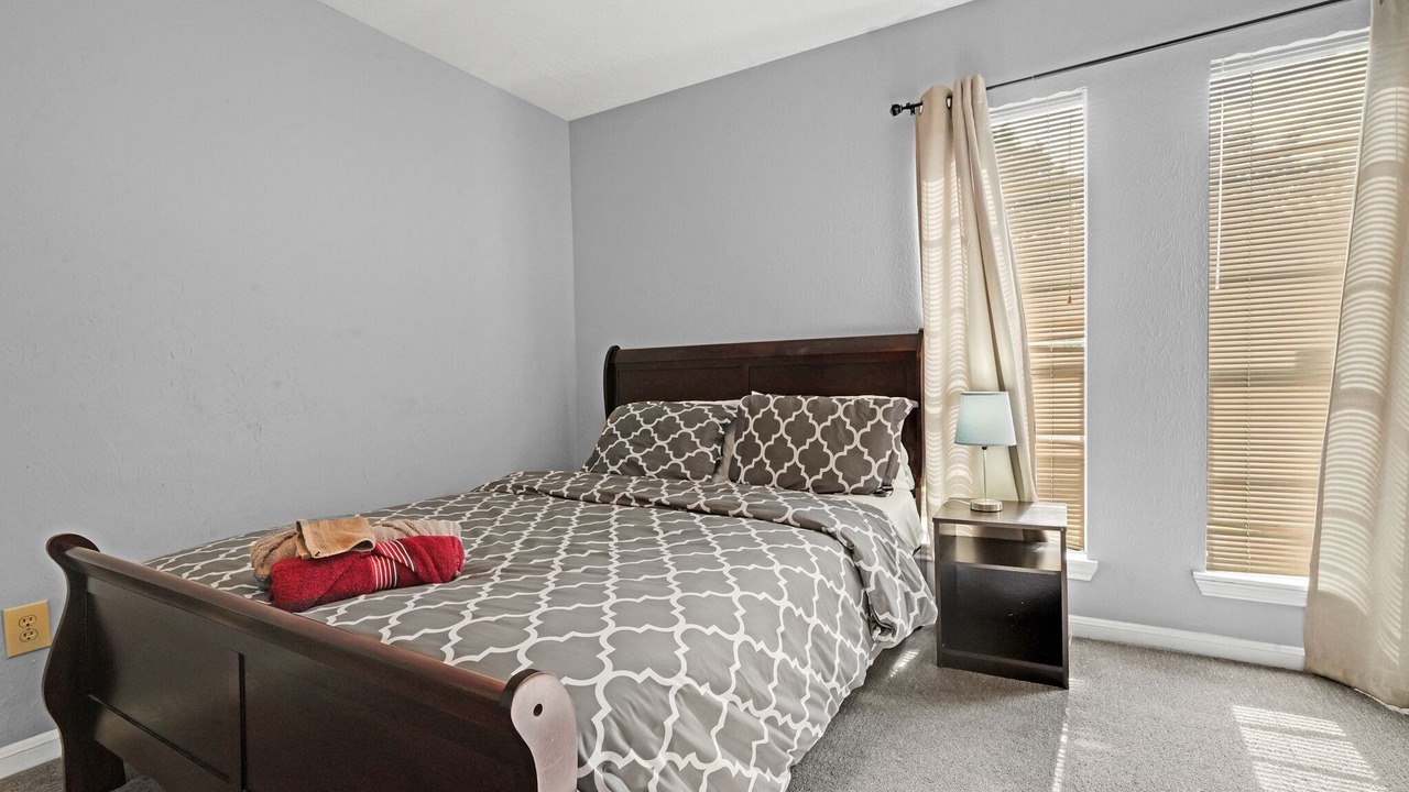 Photo of Bedroom in Cloverleaf