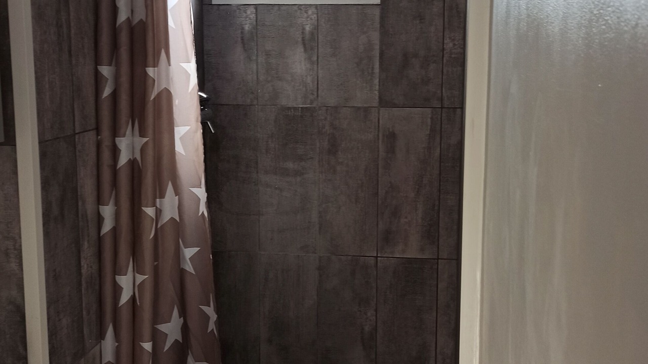 Photo of Bathroom in Lens