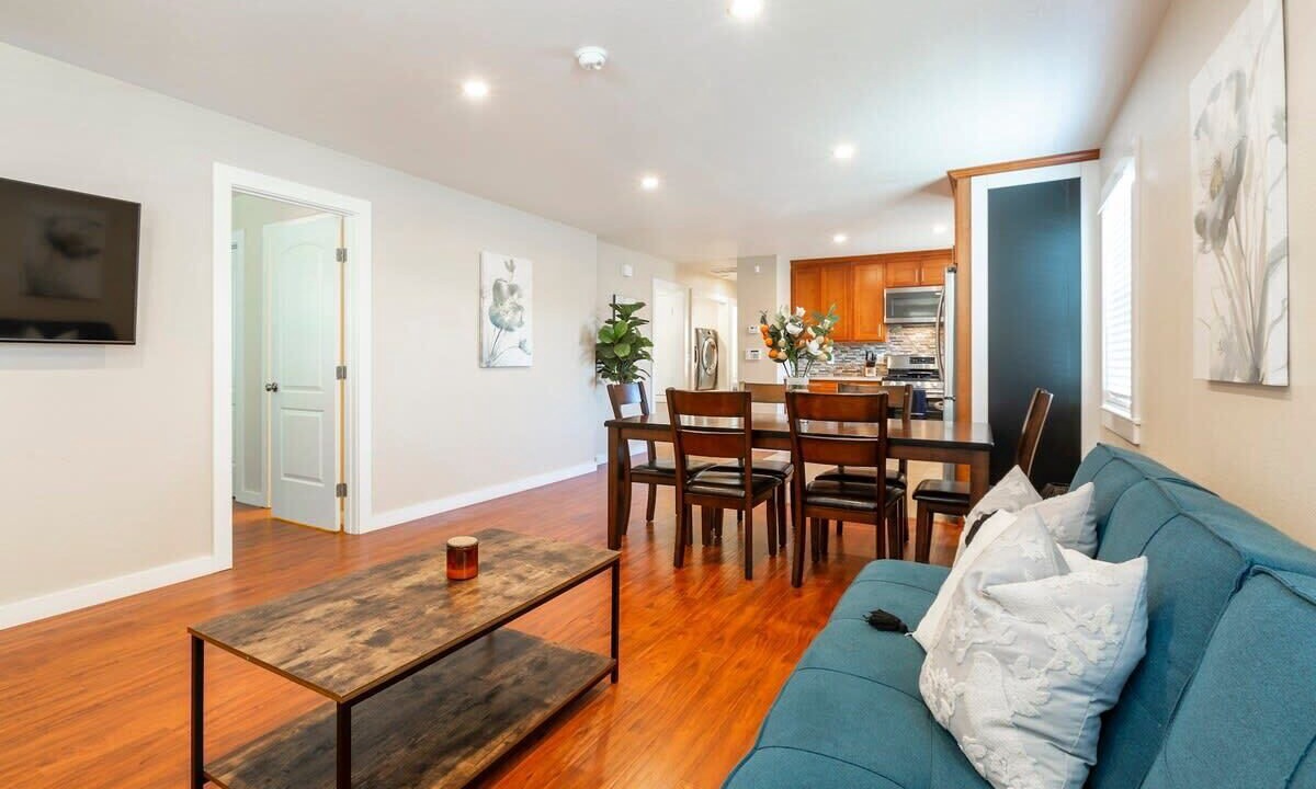 Photo of Livingroom in Northside