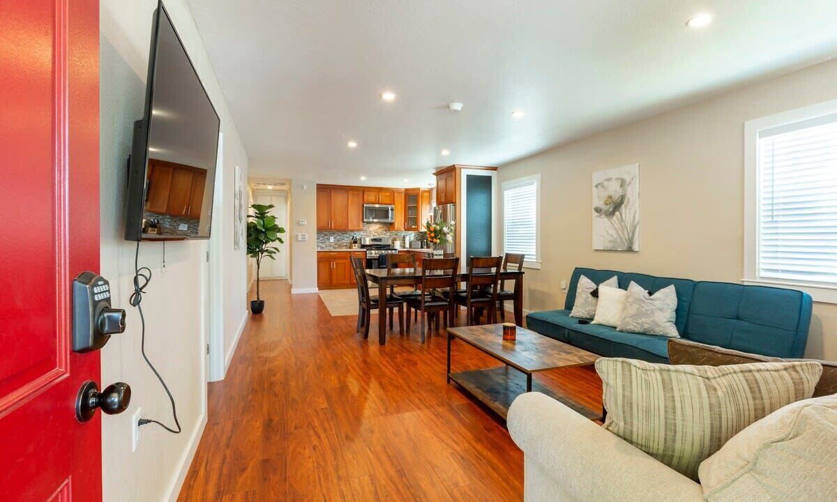 Photo of Livingroom in Northside