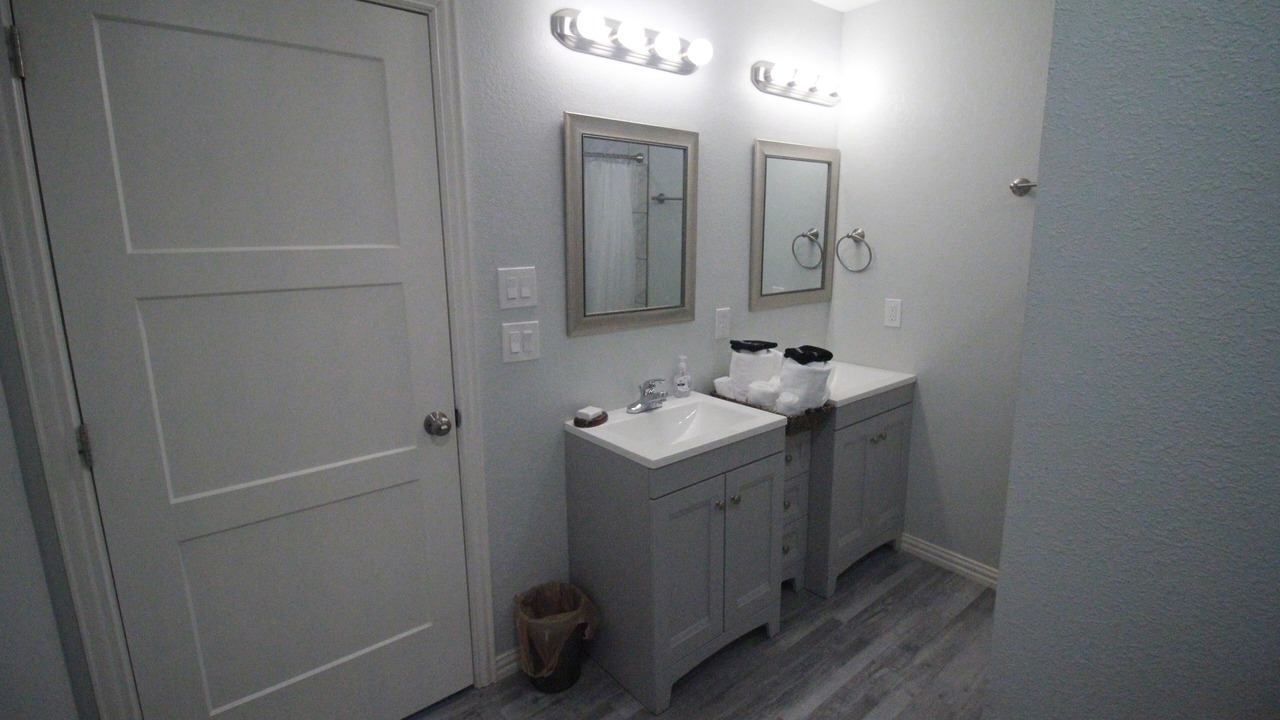Photo of Bathroom in Lone Oak