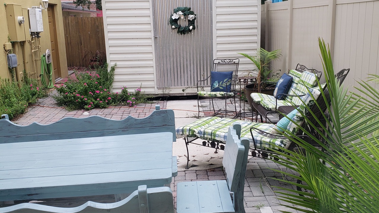 Photo of Outdoor in Rosemary District