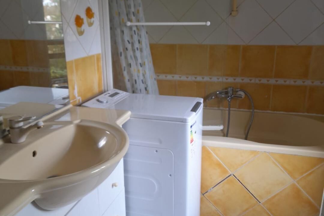 Photo of Bathroom in Cergy