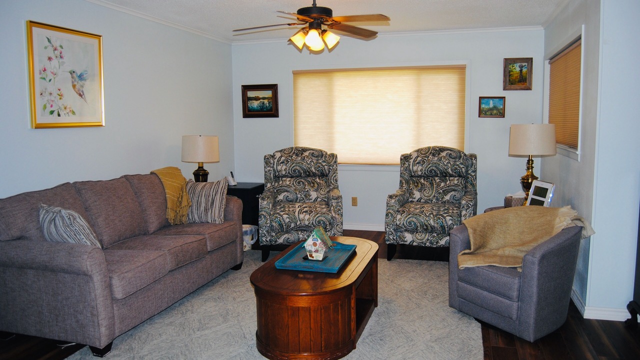Photo of Livingroom in Buchanan Dam