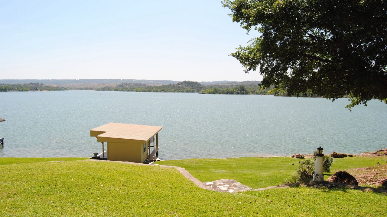 Photo of Outdoor in Buchanan Dam