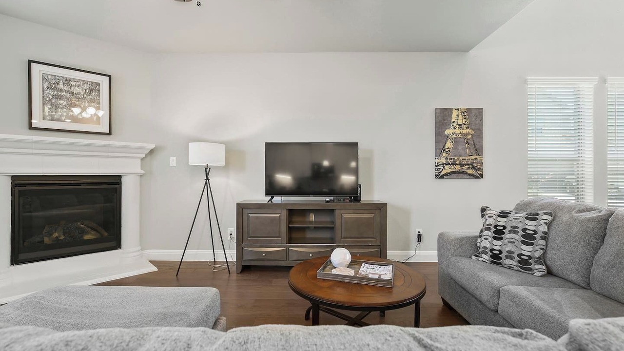 Photo of Livingroom in Cowley