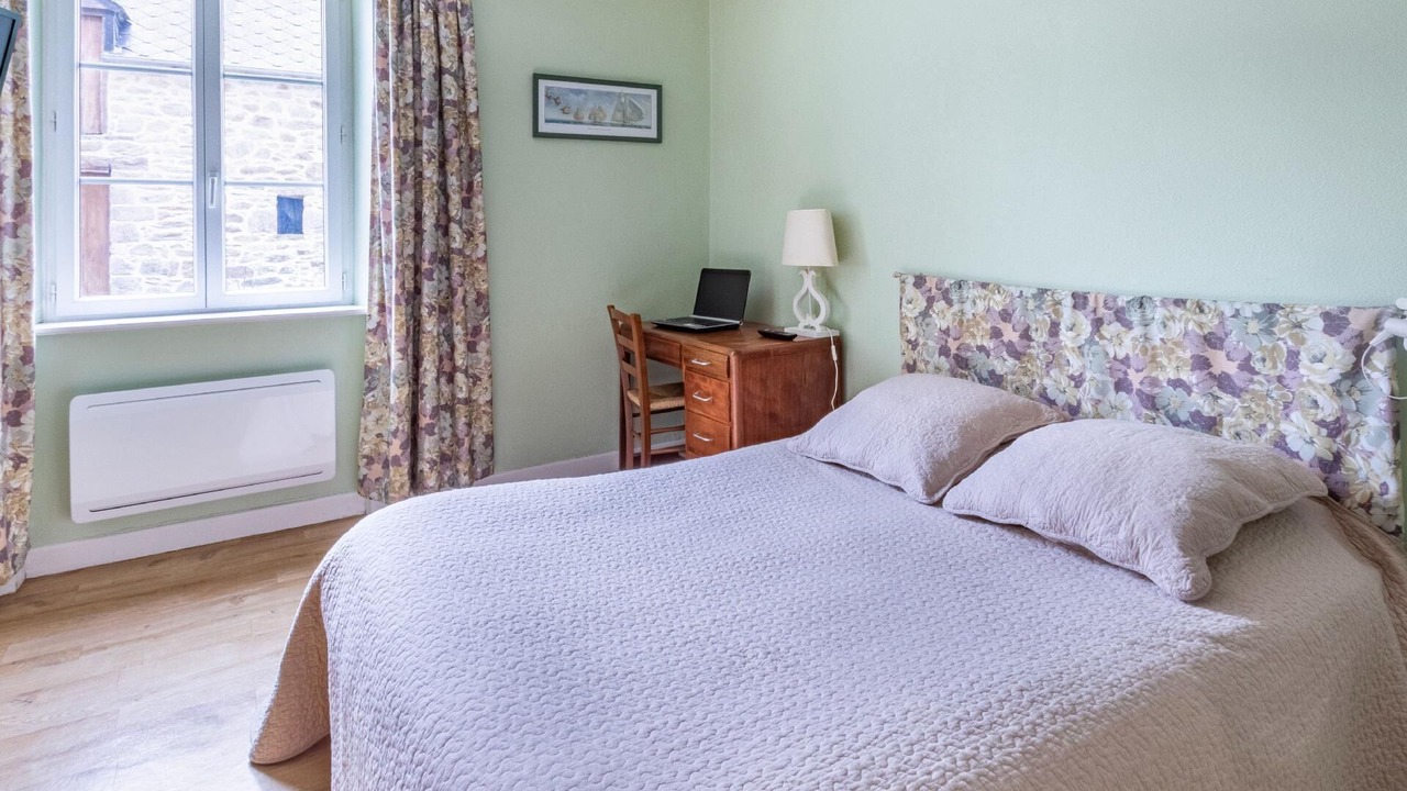 Photo of Bedroom in Pleudihen-sur-Rance