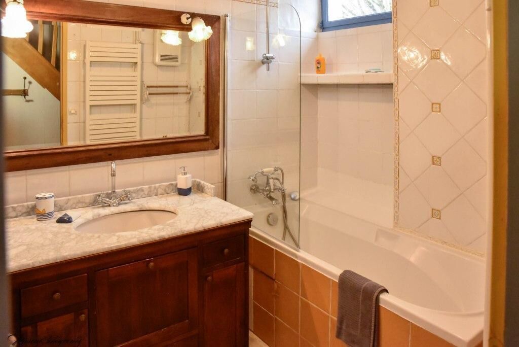 Photo of Bathroom in Montbazon
