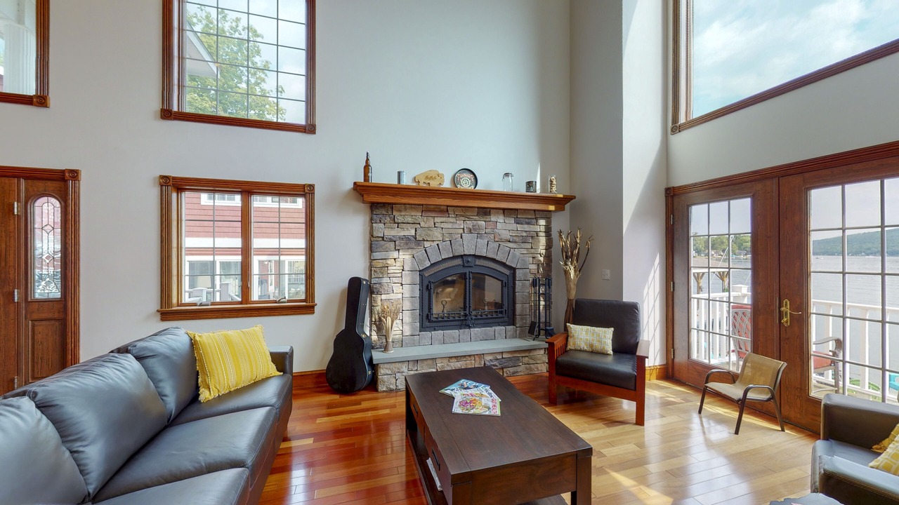Photo of Livingroom in Hammondsport