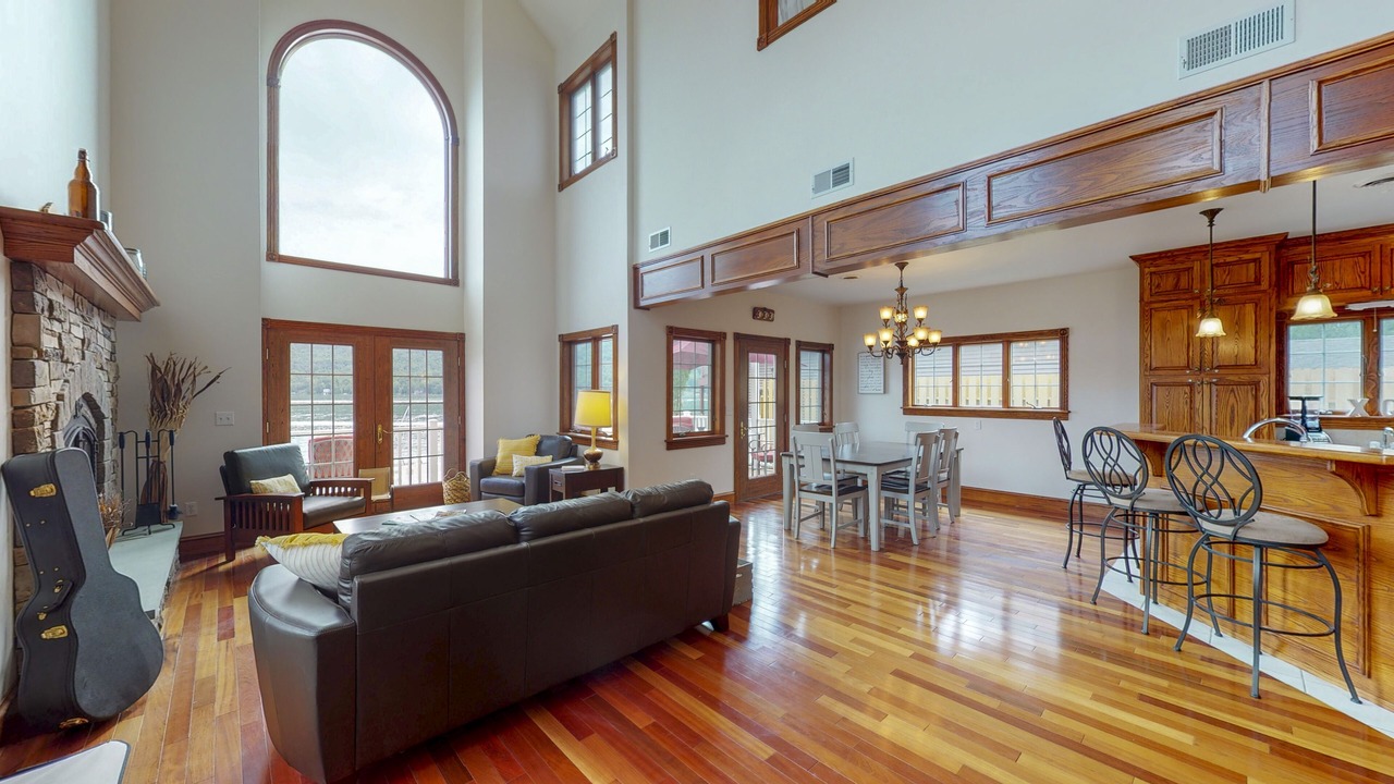 Photo of Livingroom in Hammondsport