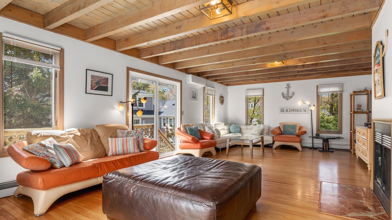 Photo of Livingroom in Teaticket