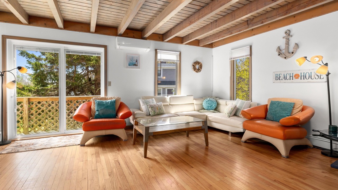 Photo of Livingroom in Teaticket