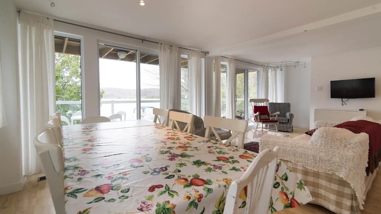 Photo of Livingroom in Frontenac