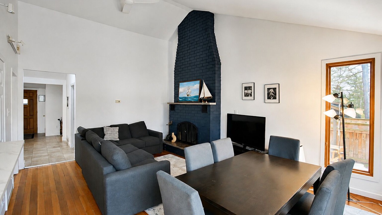 Photo of Bedroom in Wasaga Beach