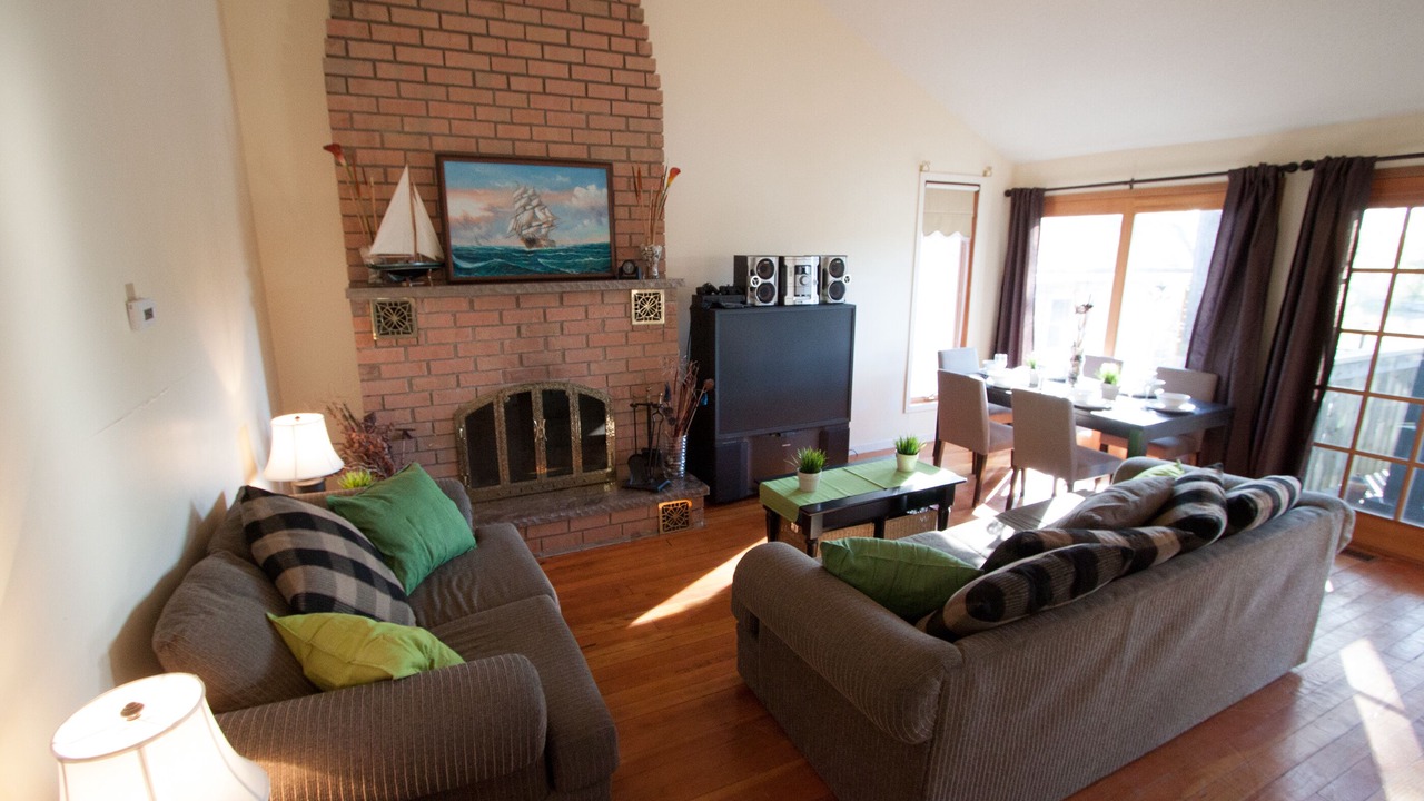 Photo of Livingroom in Wasaga Beach