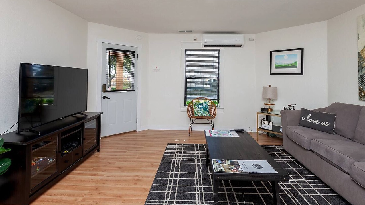 Photo of Livingroom in Des Moines