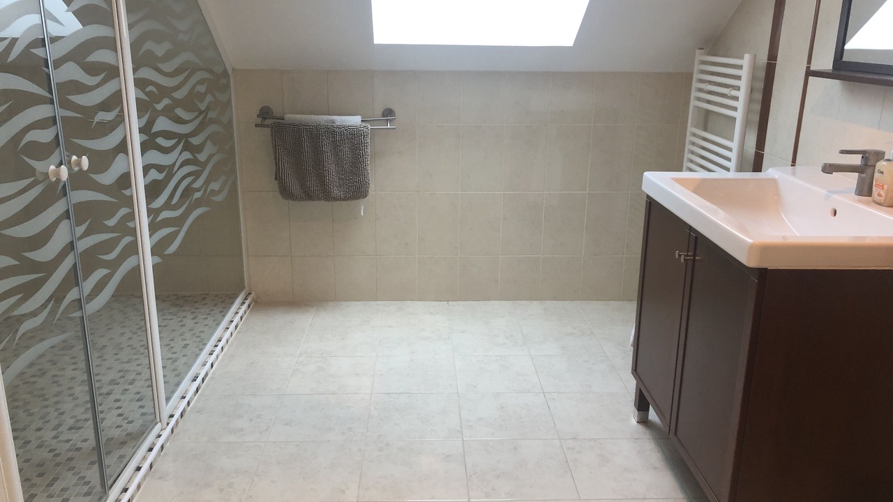 Photo of Bathroom in Arnouville-les-Mantes