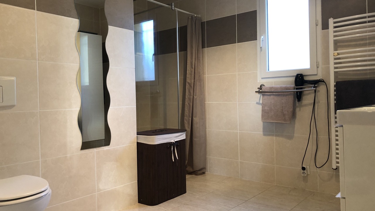 Photo of Bathroom in Arnouville-les-Mantes