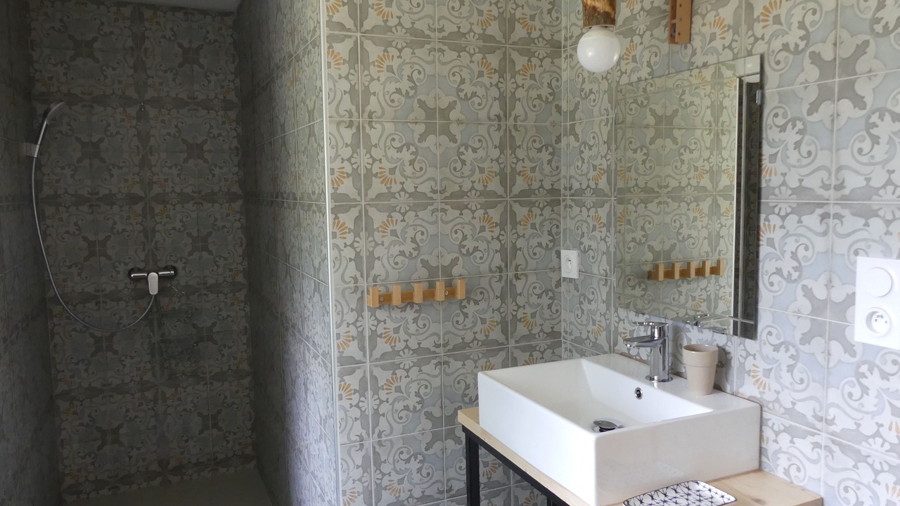 Photo of Bathroom in Campan