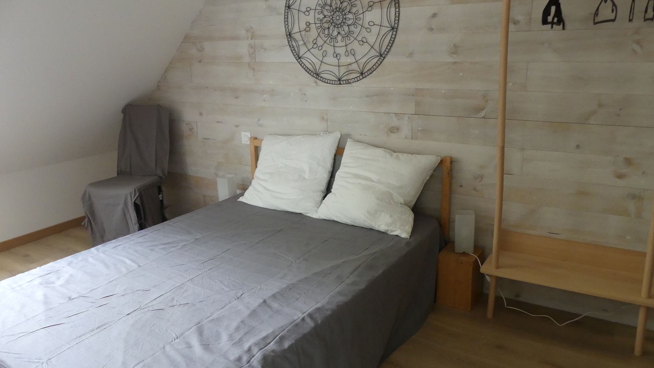 Photo of Bedroom in Campan