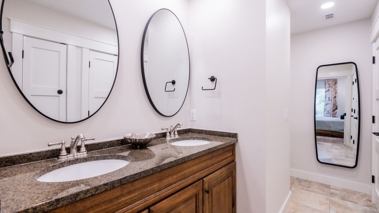 Photo of Bathroom in Shipyard Plantation