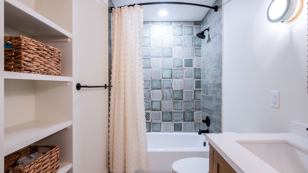 Photo of Bathroom in Shipyard Plantation