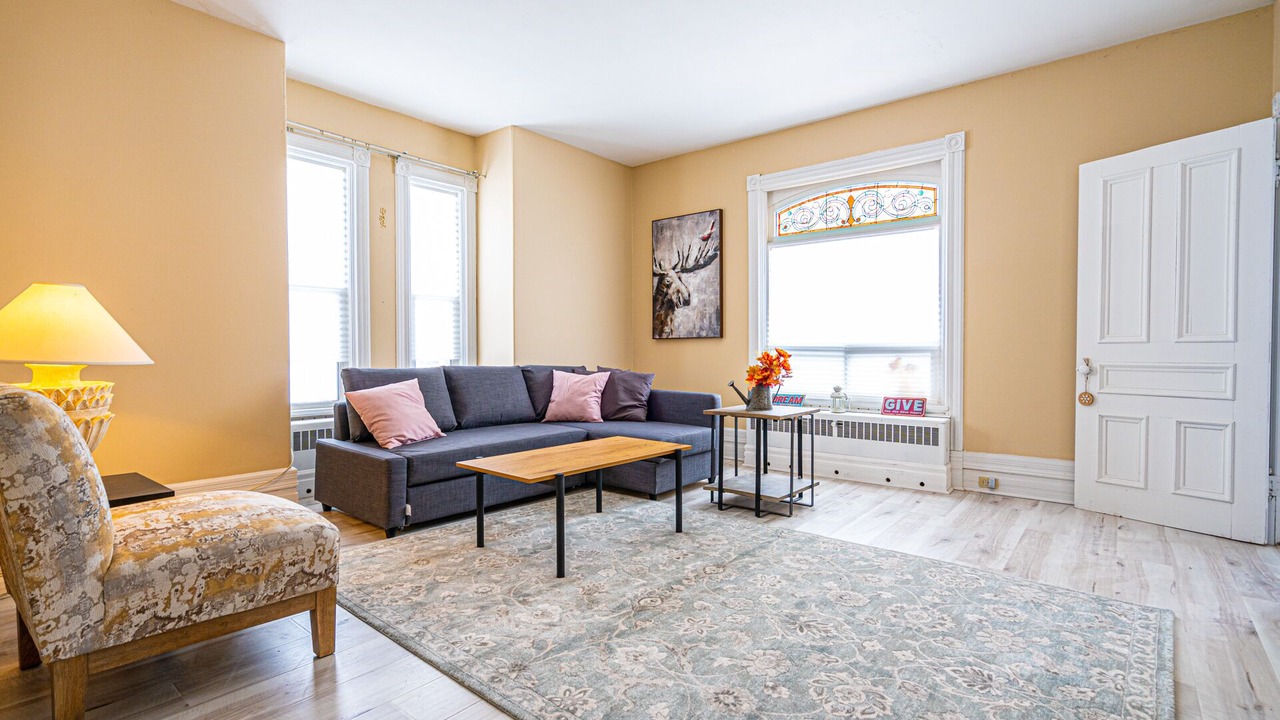 Photo of Livingroom in Fonthill