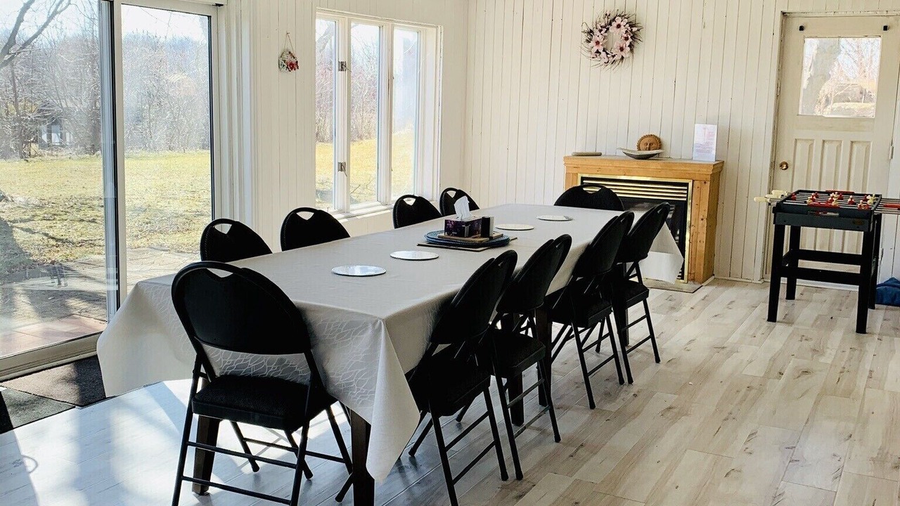Photo of Livingroom in Fonthill