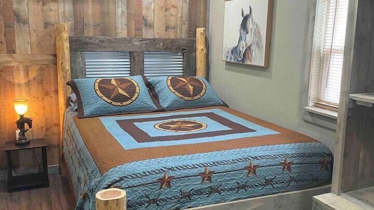 Photo of Bedroom in Eminence