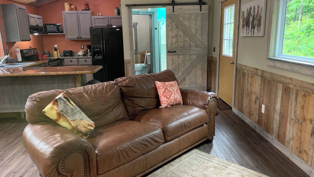 Photo of Livingroom in Eminence