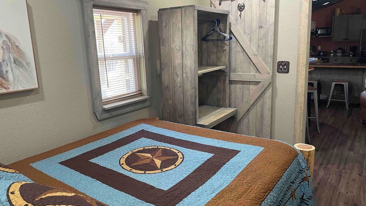 Photo of Bedroom in Eminence