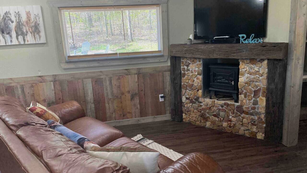 Photo of Livingroom in Eminence