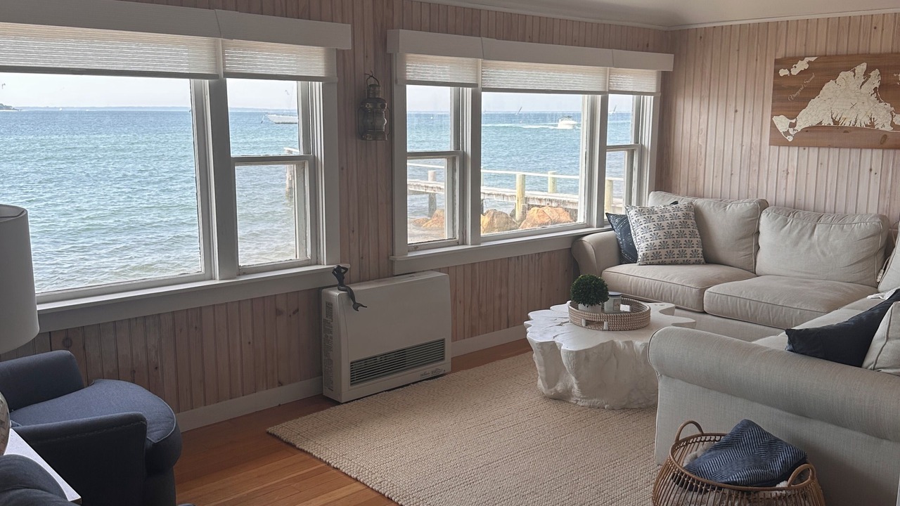 Photo of Livingroom in East Chop