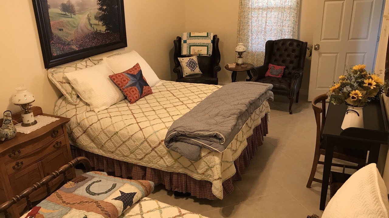 Photo of Bedroom in Waelder